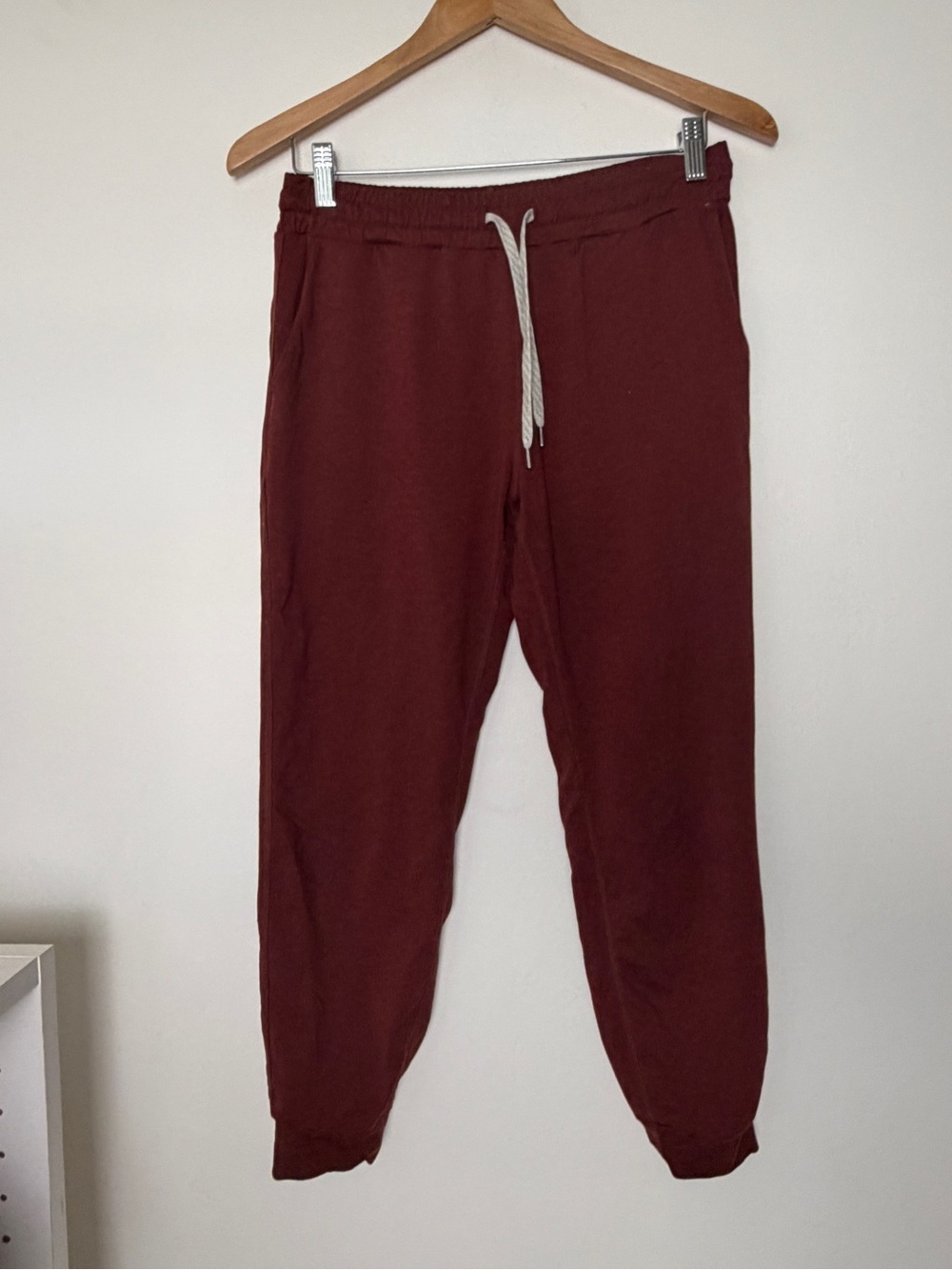Vuori Drawstring Jogger Pants - Maroon